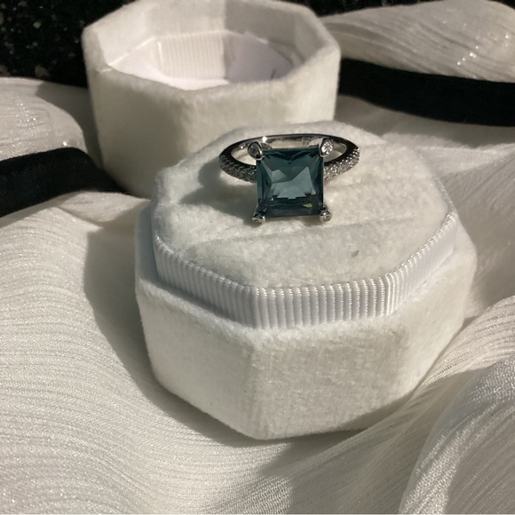 🏝️925 Sterling Silver Princess Cut Teal Zircon Ring - Picture 3 of 14